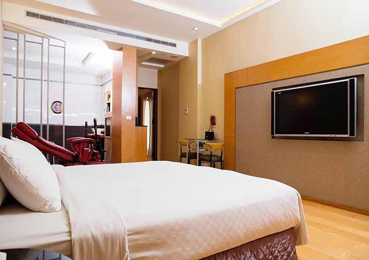 Royal Group Motel Chien Kuo Branch Kaohsiung Exterior foto